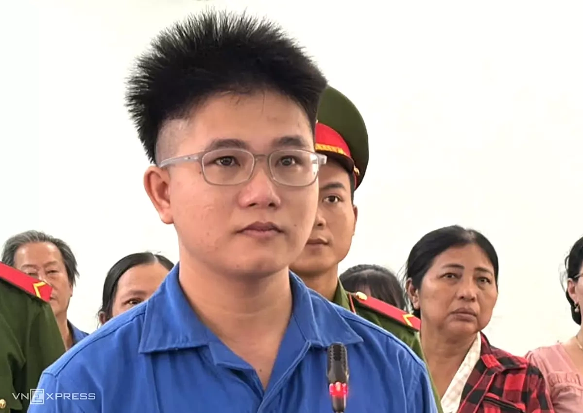 Thủ đoạn 'đu dây, cắt mái tôn' đột nhập ba tiệm vàng của bác sĩ đa khoa