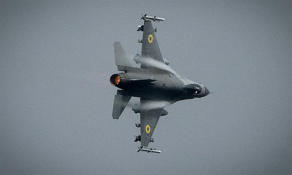 Tiêm kích F-16 Ukraine rơi khi đánh chặn mục tiêu Nga