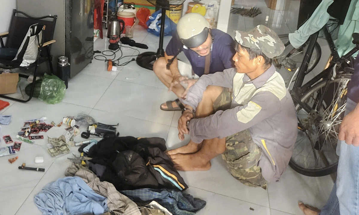 Đạo chích đập kính nhiều ôtô ở Đà Nẵng bị bắt