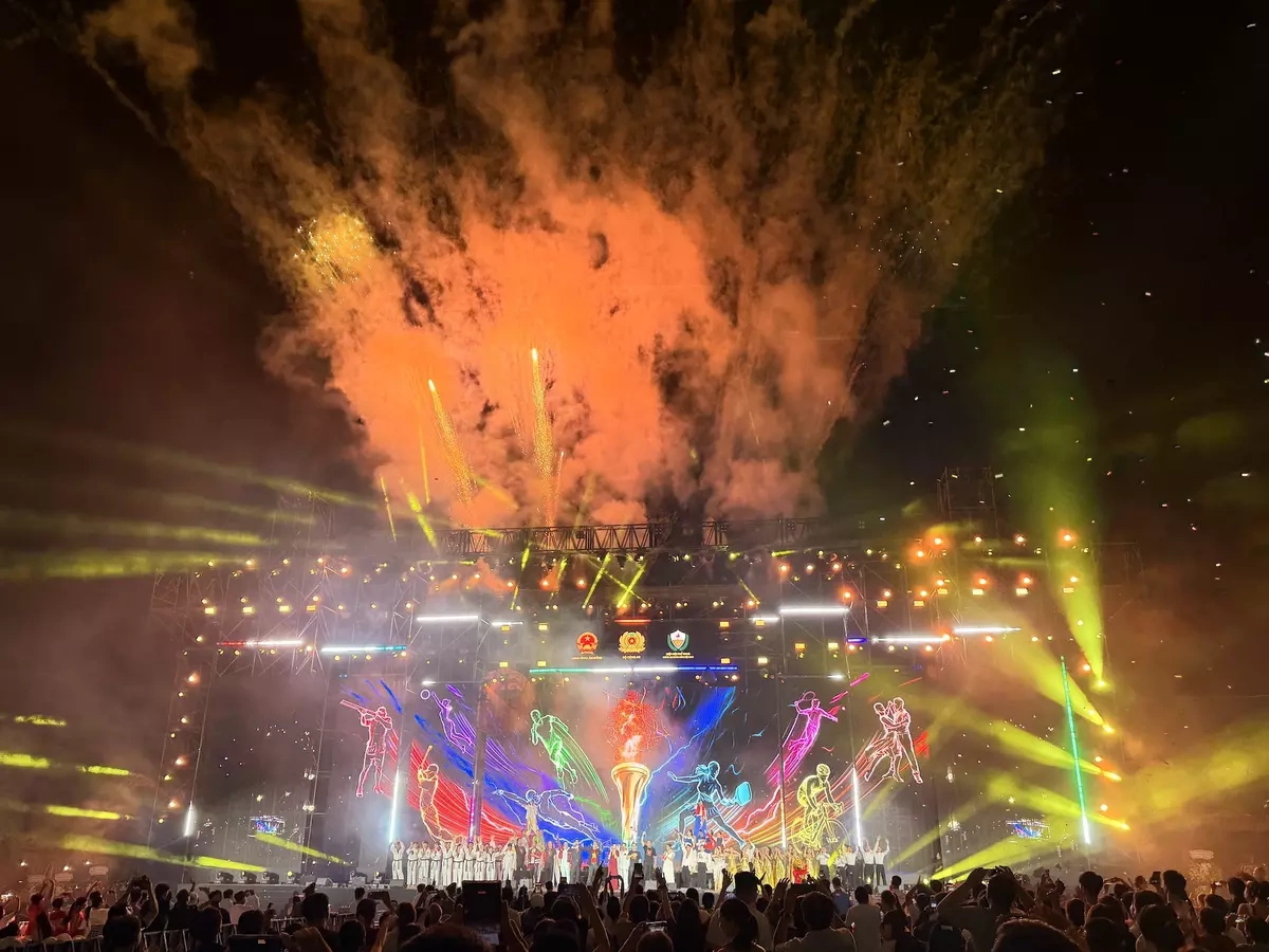 Hàng nghìn người thưởng thức đêm nhạc Sports Festival 2026