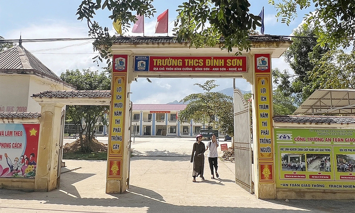 Hiệu trưởng bị khởi tố vì liên quan cá độ bóng đá
