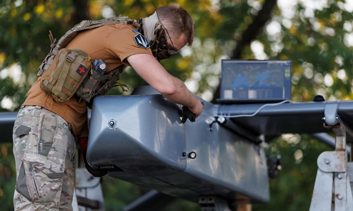 Nghi vấn trong vụ UAV Ukraine lao xuống bãi biển đông nghịt du khách Nga