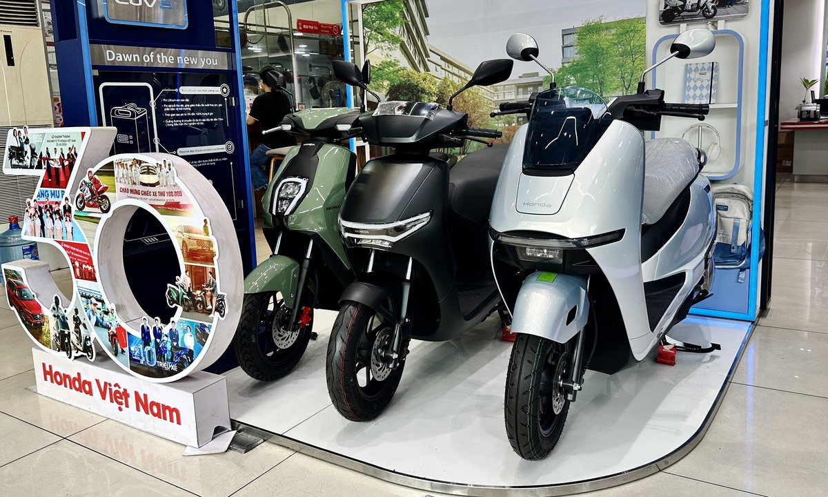 Honda UC3 khan hàng tại đại lý