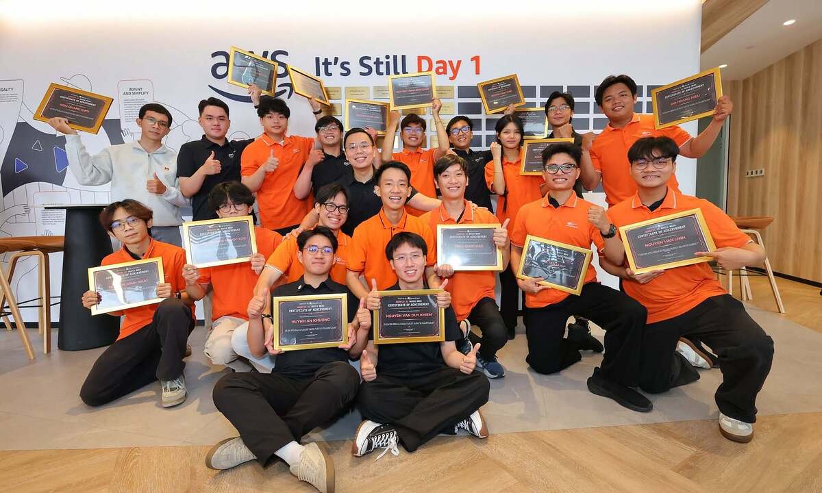Sinh viên Việt đứng top 1 hackathon AI lớn nhất Đông Nam Á