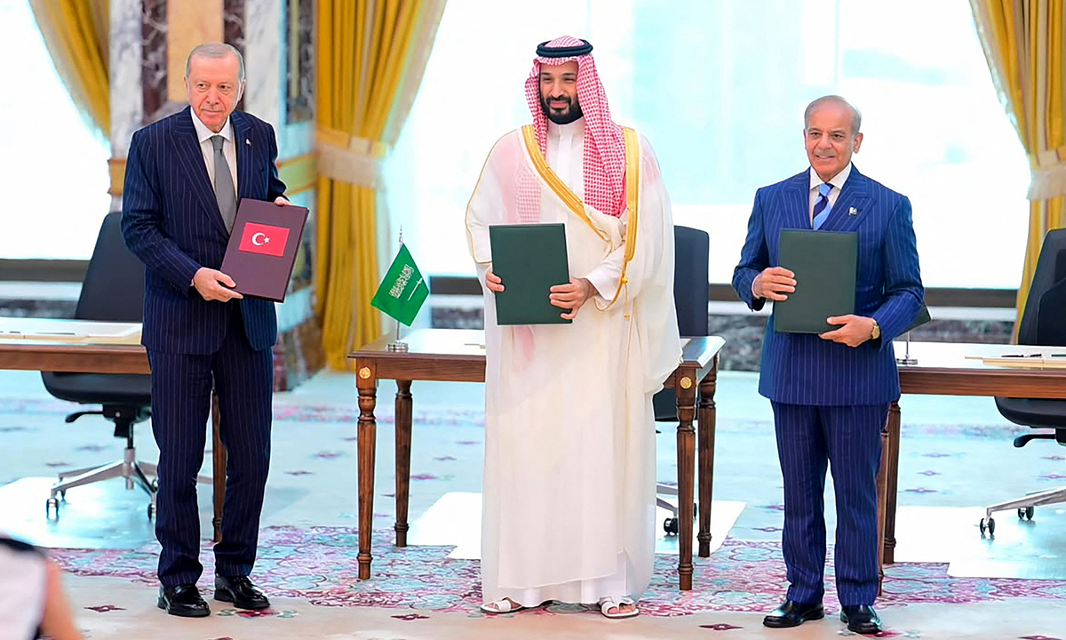 Arab Saudi, Pakistan, Thổ Nhĩ Kỳ ký hiệp ước quốc phòng chung