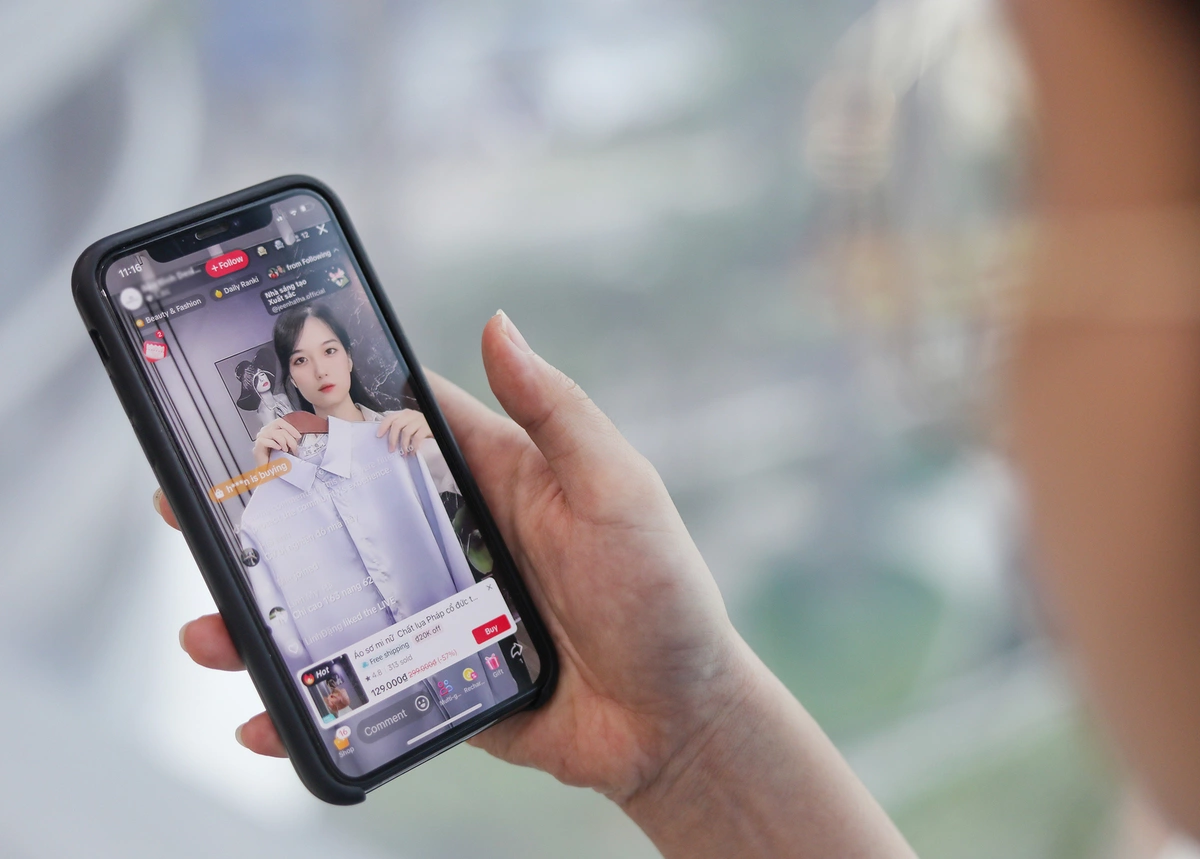 Kiến nghị đưa người bán hàng online, lao động công trình đóng BHXH bắt buộc