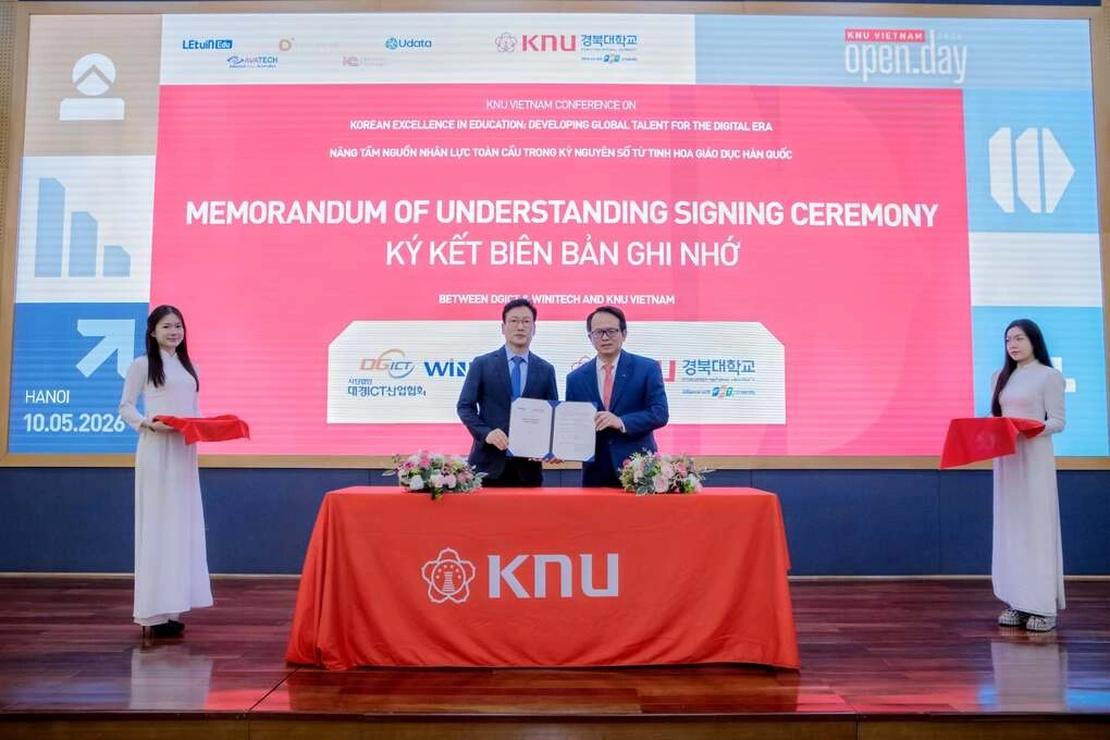 Lễ ký kết Biên bản ghi nhớ giữa Kyungpook University Program và đối tác nhằm mở rộng cơ hội thực tập, hợp tác dự án và tuyển dụng cho sinh viên sau khi tốt nghiệp. Ảnh: Kyungpook University Program