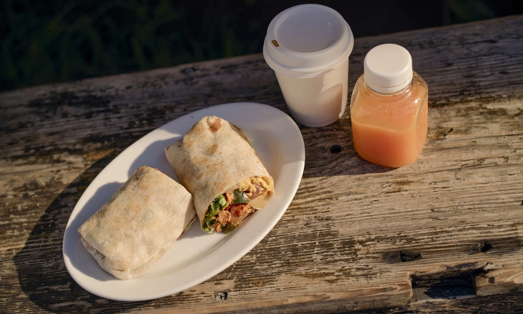 Bánh burrito, món ăn xuất xứ từ Mexico nhưng được ưa chuộng tại Mỹ. Ảnh: AFP