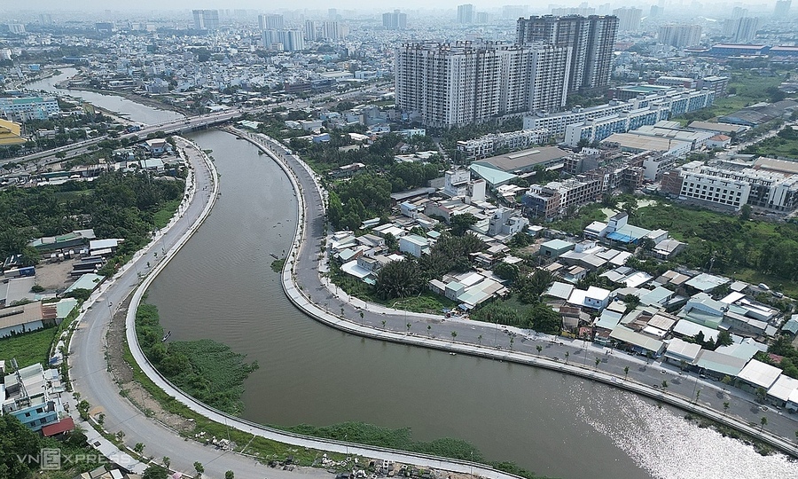 HCMC has no place for 3 million cubic meters of sludge dredged from giant canal