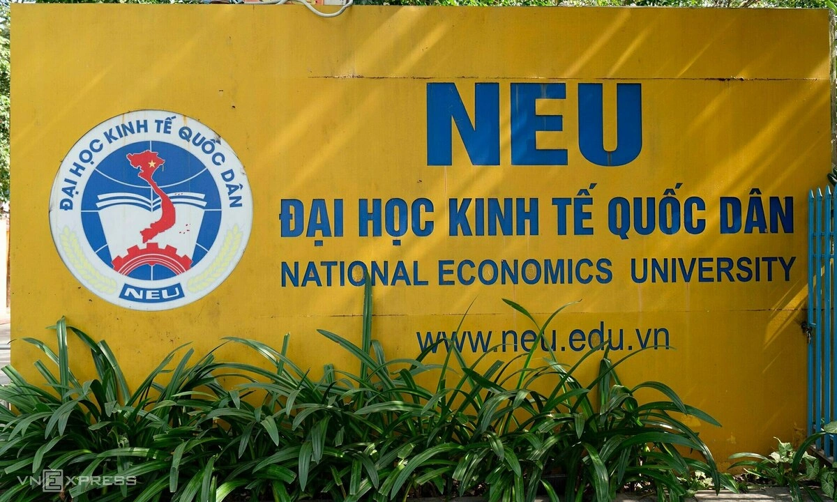Điểm chuẩn Đại học Kinh tế Quốc dân tiến sát 29