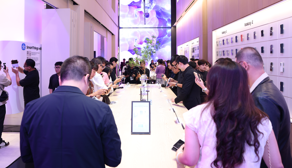Cửa hàng Samsung West Lake tại Hà Nội. Ảnh: Samsung