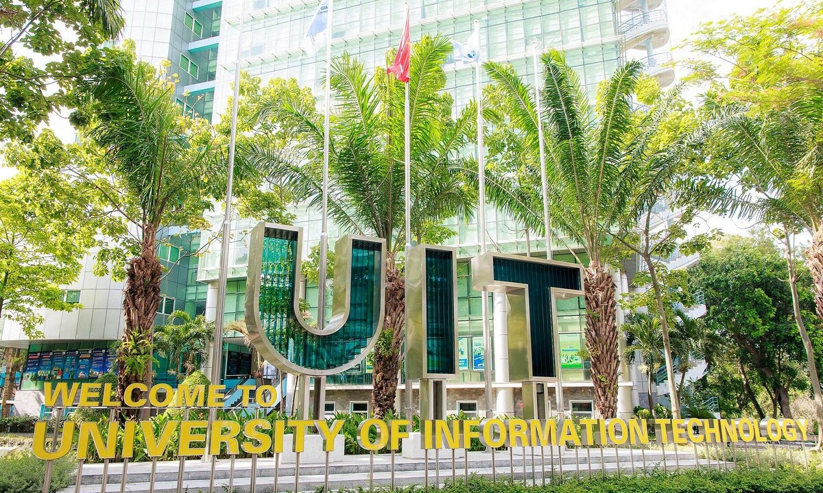 Điểm chuẩn Đại học Công nghệ Thông tin lên tới 30/30