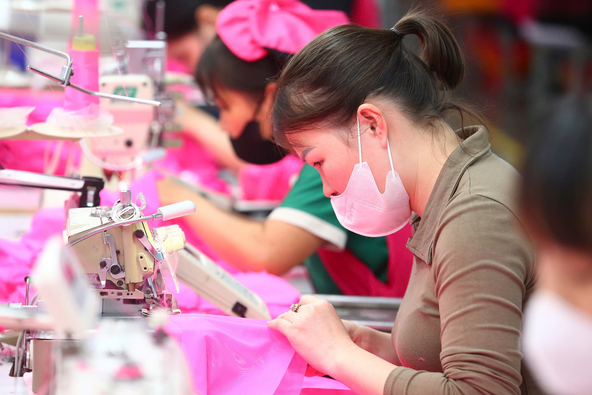 Kiến nghị giảm tuần làm việc của lao động doanh nghiệp xuống 40-44 giờ
