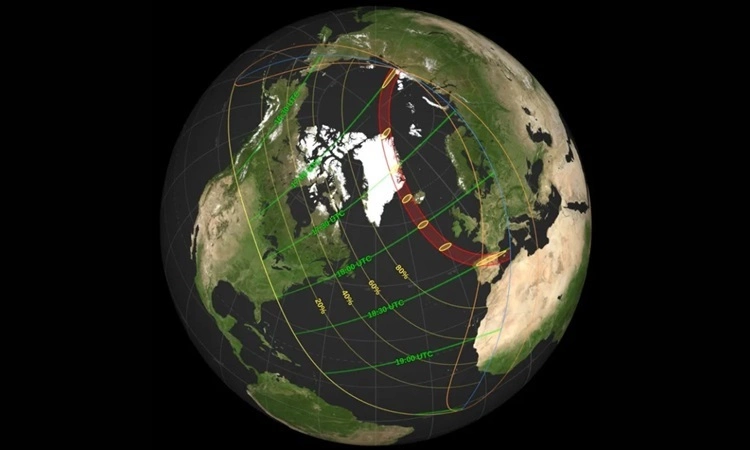Bản đồ đường đi của vùng toàn phần (màu đỏ) hôm 12/8. Ảnh: NASA