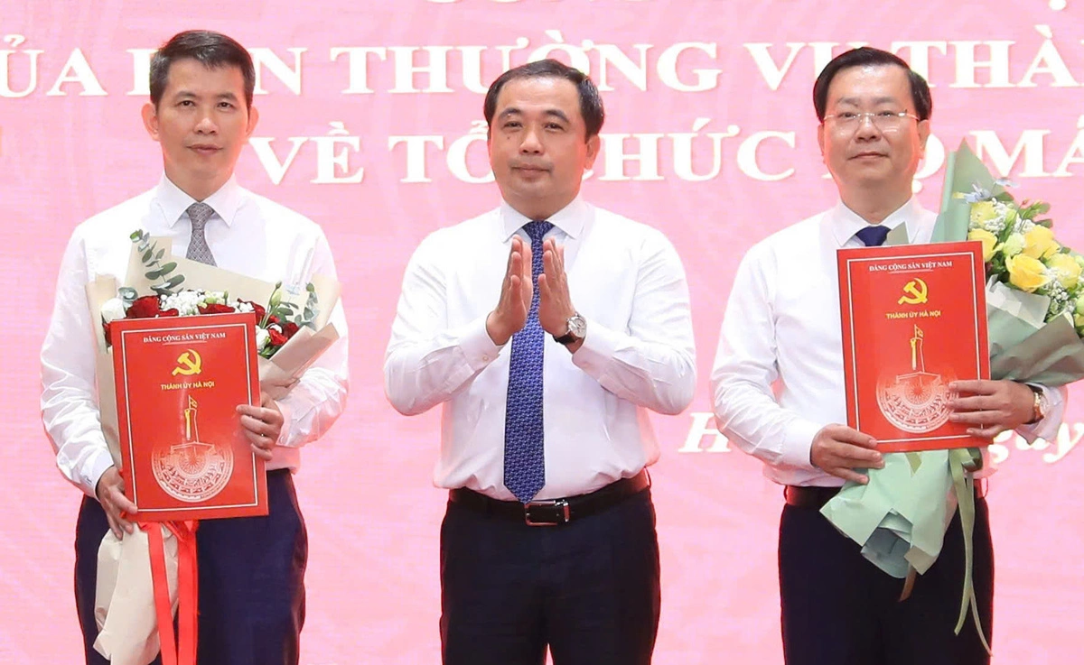 Công bố 47 quyết định về tổ chức, cán bộ Hà Nội