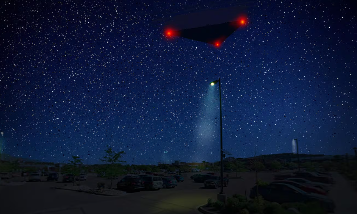 Mỹ công bố hồ sơ về UFO 'tam giác đen' khổng lồ