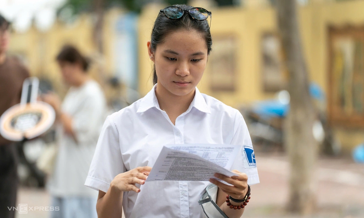 Hai lý do khiến điểm chuẩn khối ngành xã hội 'lao dốc'