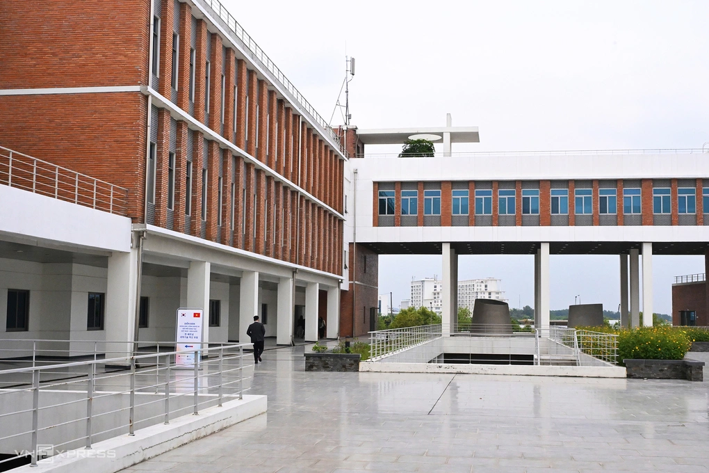Một góc khuôn viên Viện Khoa học và Công nghệ Việt Nam - Hàn Quốc (VKIST) tại Hòa Lạc, Hà Nội. Ảnh: Trọng Đạt