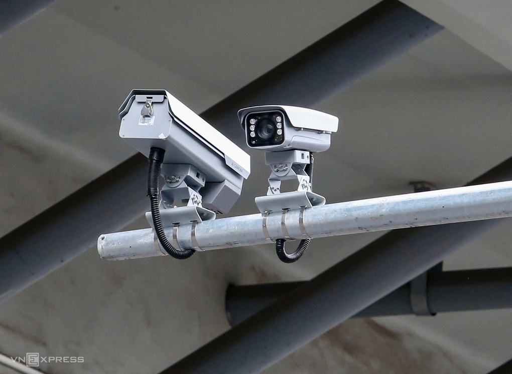 Camera AI theo dõi tình hình giao thông và phát hiện vi phạm tại Hà Nội. Ảnh: Việt An