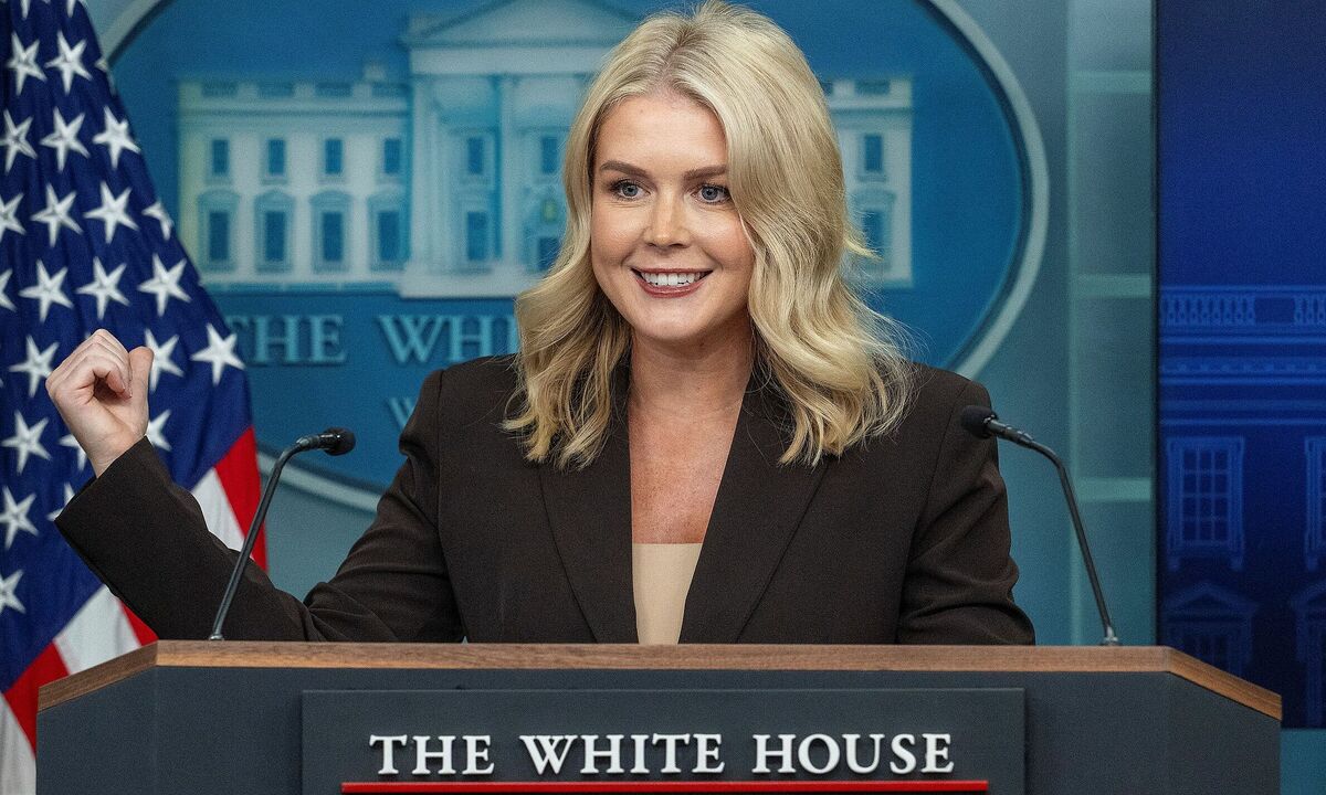 Tổn thất với ông Trump khi phát ngôn viên Leavitt từ chức