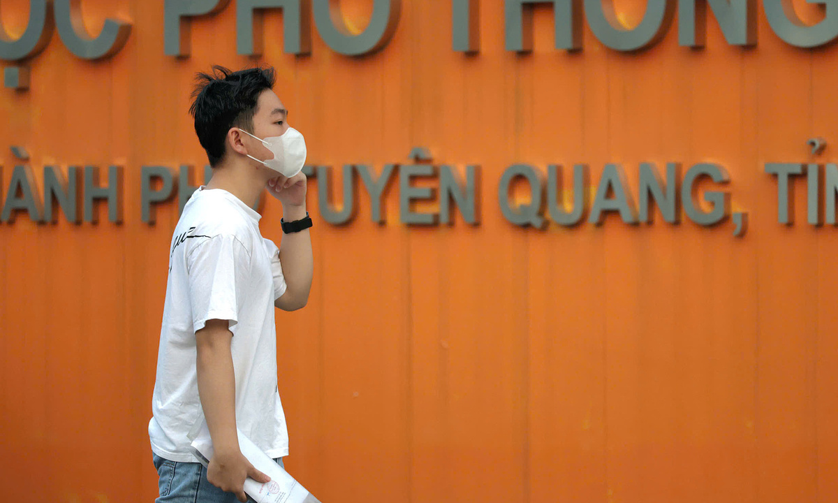 Đề Văn thi lại ở chuyên Tuyên Quang 'mềm mại, trực diện'