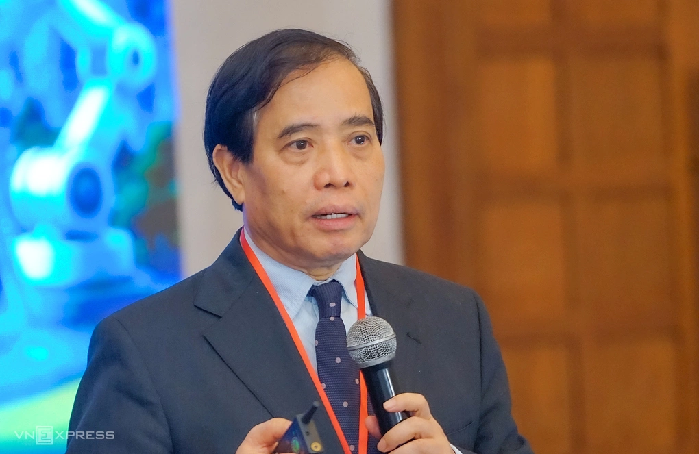Ông Vũ Minh Khương, Trường Chính sách công Lý Quang Diệu, Đại học Quốc gia Singapore, phát biểu tại sự kiện. Ảnh: Bảo Lâm