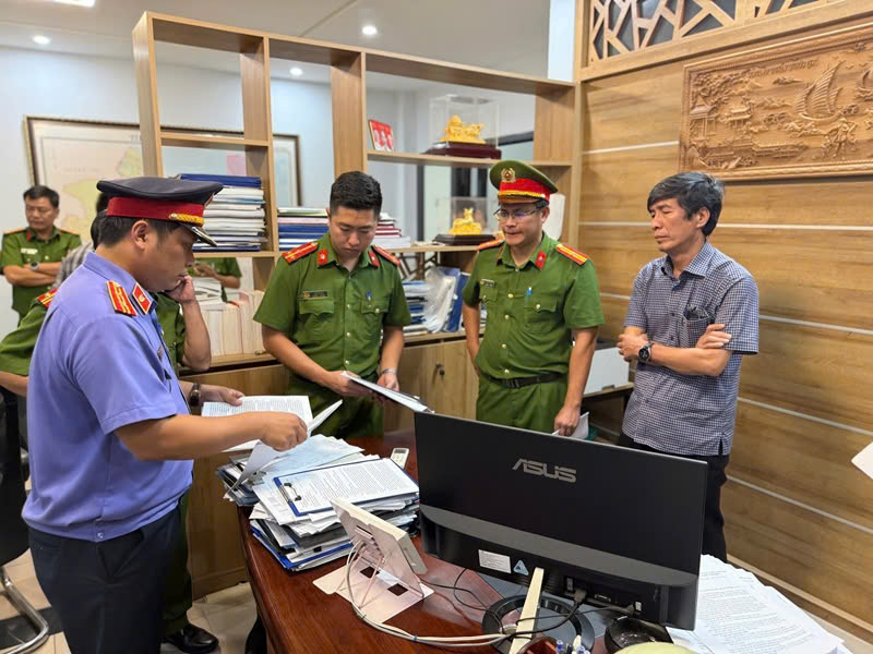 Giám đốc Ban Quản lý dự án Đầu tư xây dựng và Phát triển đô thị thành phố Huế bị bắt
