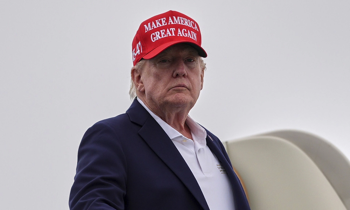 Ông Trump dọa 'ném bom tơi bời' đồng minh Oman