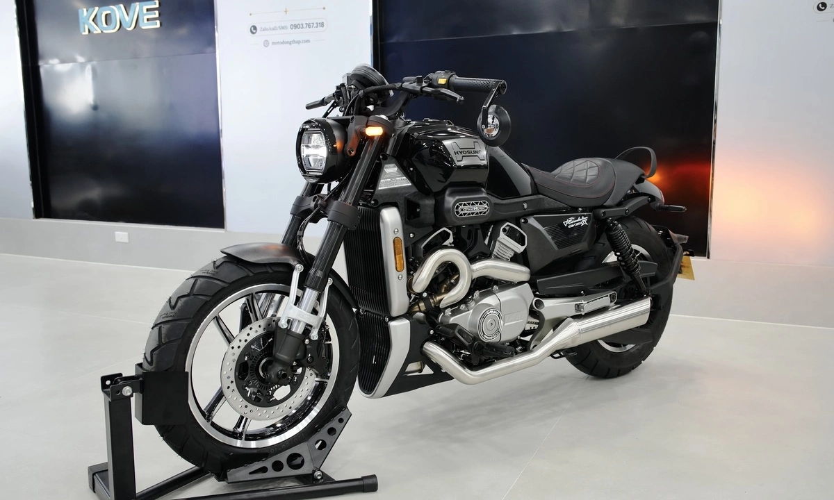 Hyosung GV350X - môtô cruiser Hàn Quốc giá 135 triệu đồng