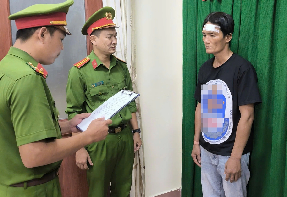 Chém 'tình địch' rồi chở nạn nhân đi cấp cứu