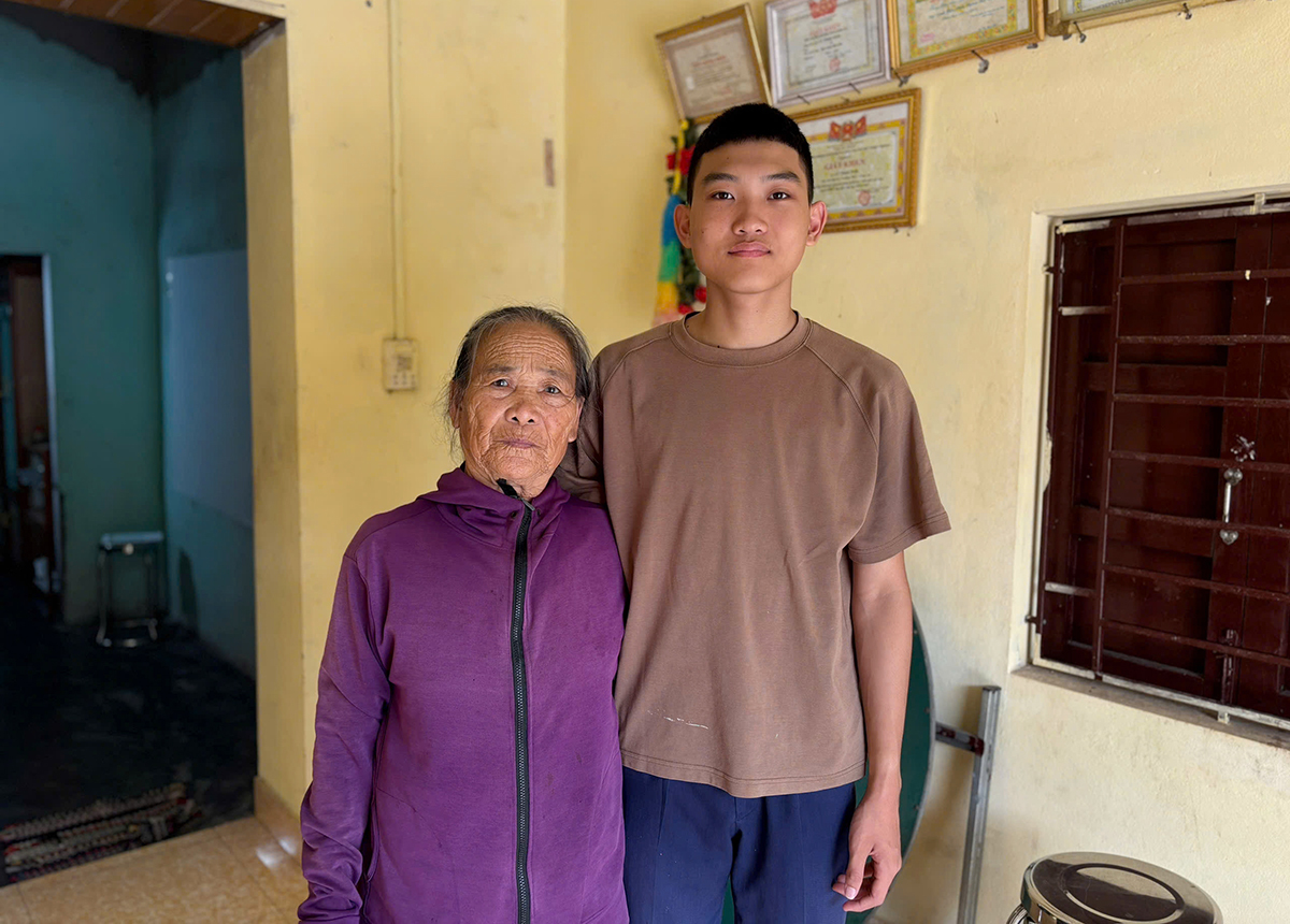 Nam sinh mồ côi trượt trường Sĩ quan vì đổi nguyện vọng phút chót