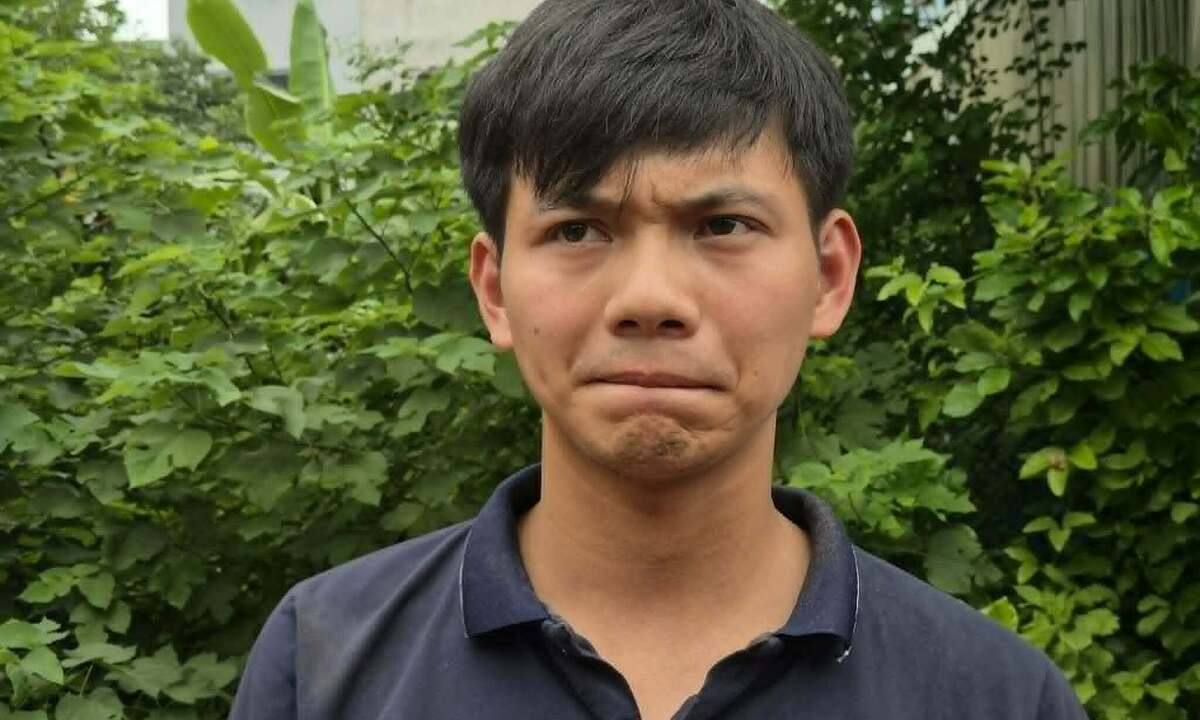Phút tháo chạy của công nhân khỏi xưởng nội thất đổ sập