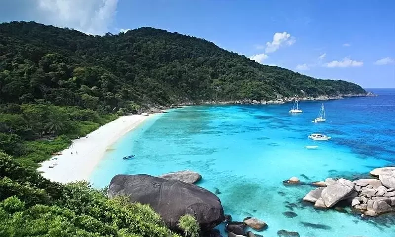 Tên nước Đông Nam Á nào có nghĩa 'vùng đất của sự tự do'?
