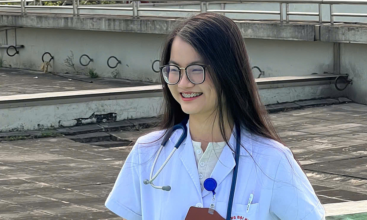 Nữ sinh từng suýt trượt Đại học Y Hà Nội trở thành thủ khoa