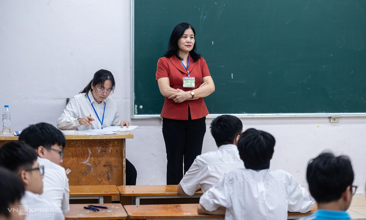 Hà Nội giảm hơn 2.360 hiệu trưởng, hiệu phó