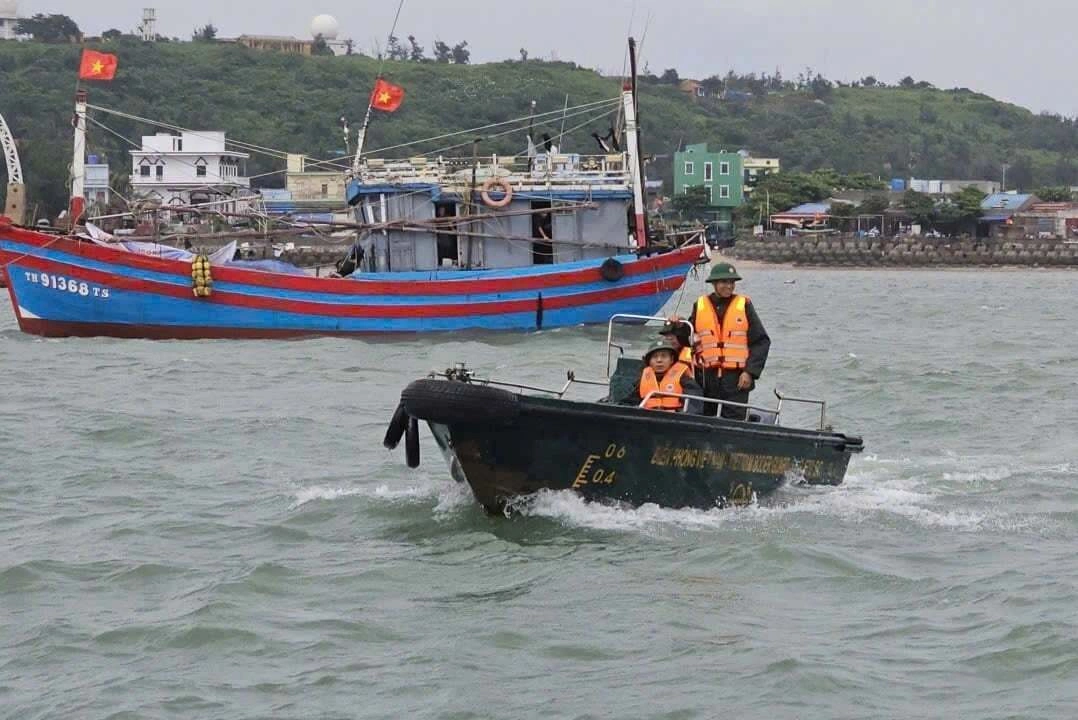 Điểm tin 17h: Hải Phòng, Quảng Ninh và Hưng Yên cấm biển | TikToker Phạm Tuấn bị khởi tố