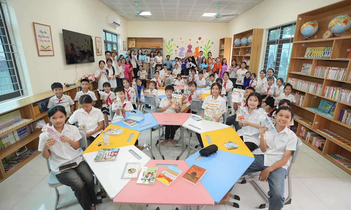 Học sinh vùng cao Lạng Sơn có thư viện mới