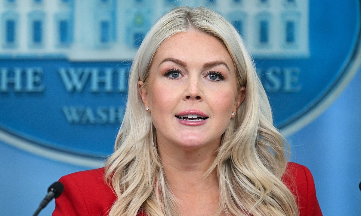 Phát ngôn viên Leavitt sẽ gia nhập siêu ủy ban ủng hộ ông Trump