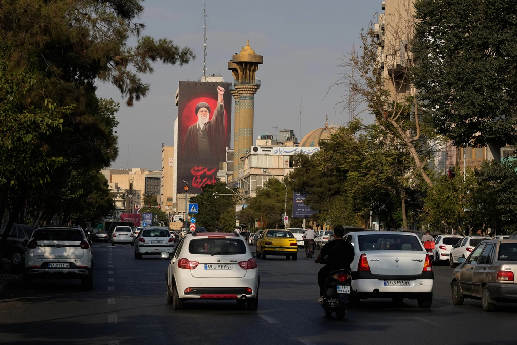 Một góc trung tâm thủ đô Tehran, Iran ngày 15/8. Ảnh: AP
