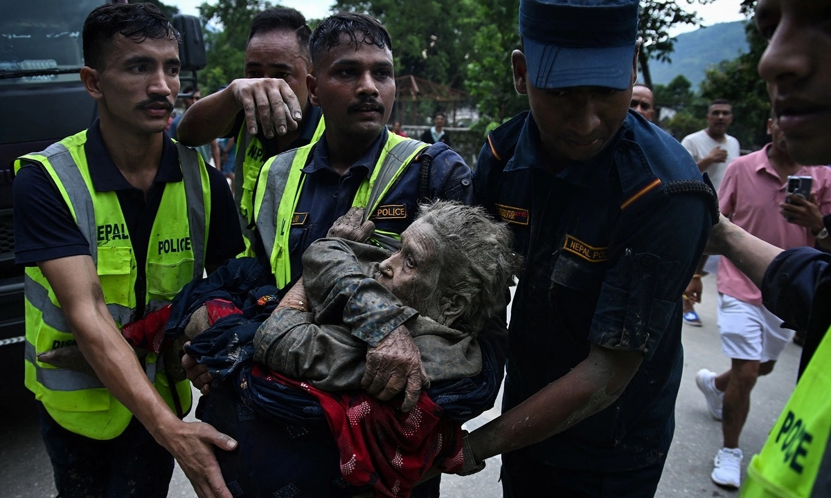 Gần 1.500 người có thể đã bị chôn vùi trong lũ bùn Nepal