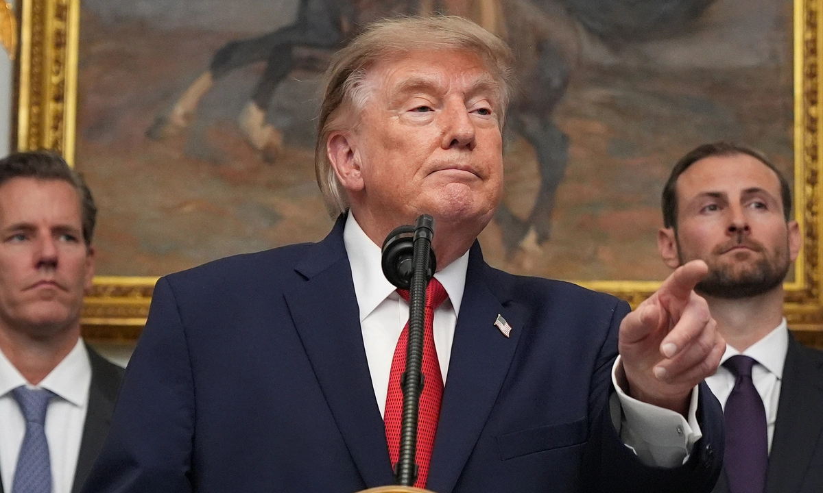 Ông Trump muốn 'dạy cho Canada bài học'