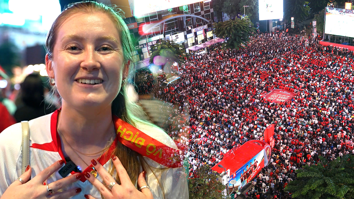 Khách Tây: 'Người Việt cuồng nhiệt khi ăn mừng bóng đá'