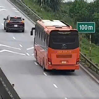 Lúng túng xác định khoảng cách an toàn trên cao tốc