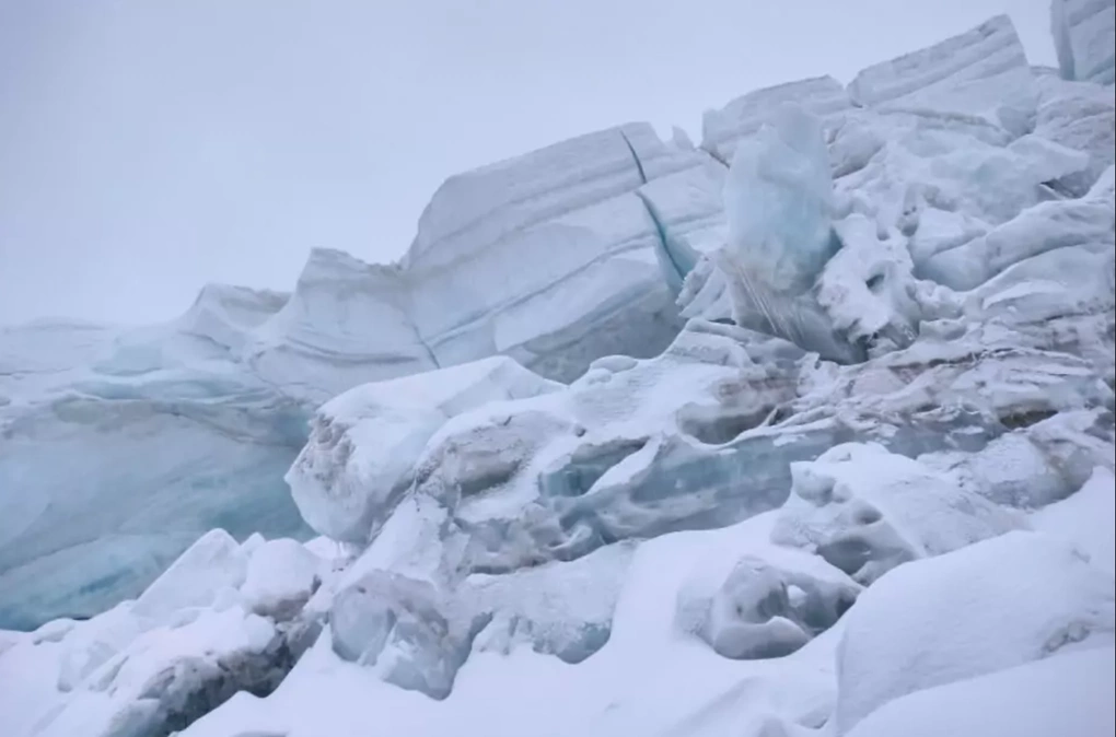 Khối băng khổng lồ trên đỉnh Himalaya. Ảnh: ClimateWatch