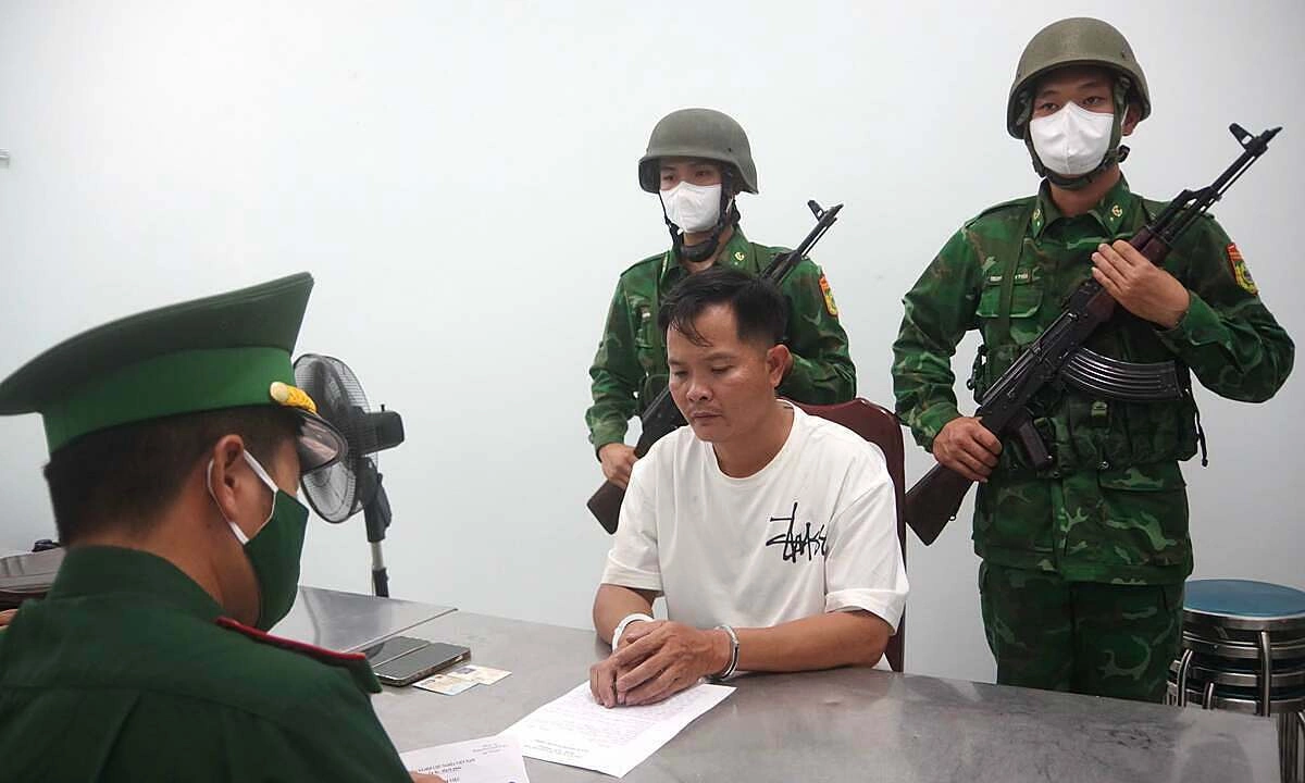 9 người liên quan đường dây đưa người xuất nhập cảnh trái phép bị bắt