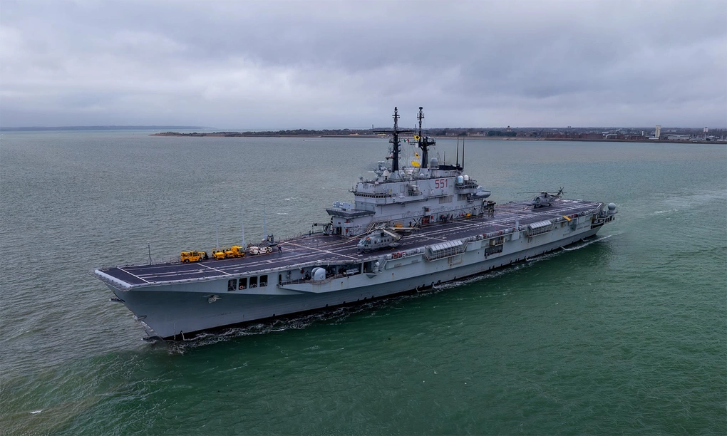 Tàu sân bay Giuseppe Garibaldi rời Portsmouth, Anh để tham gia diễn tập Steadfast Defender 2024 của NATO tháng 2/2024. Ảnh: Portsmouth Aerial Media