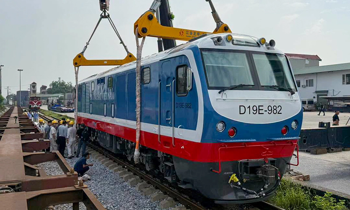 Đường sắt Việt Nam nhận lô đầu máy thế hệ mới