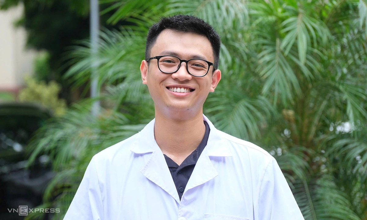 Chàng trai 'bất ngờ' đỗ thủ khoa bác sĩ nội trú Răng Hàm Mặt