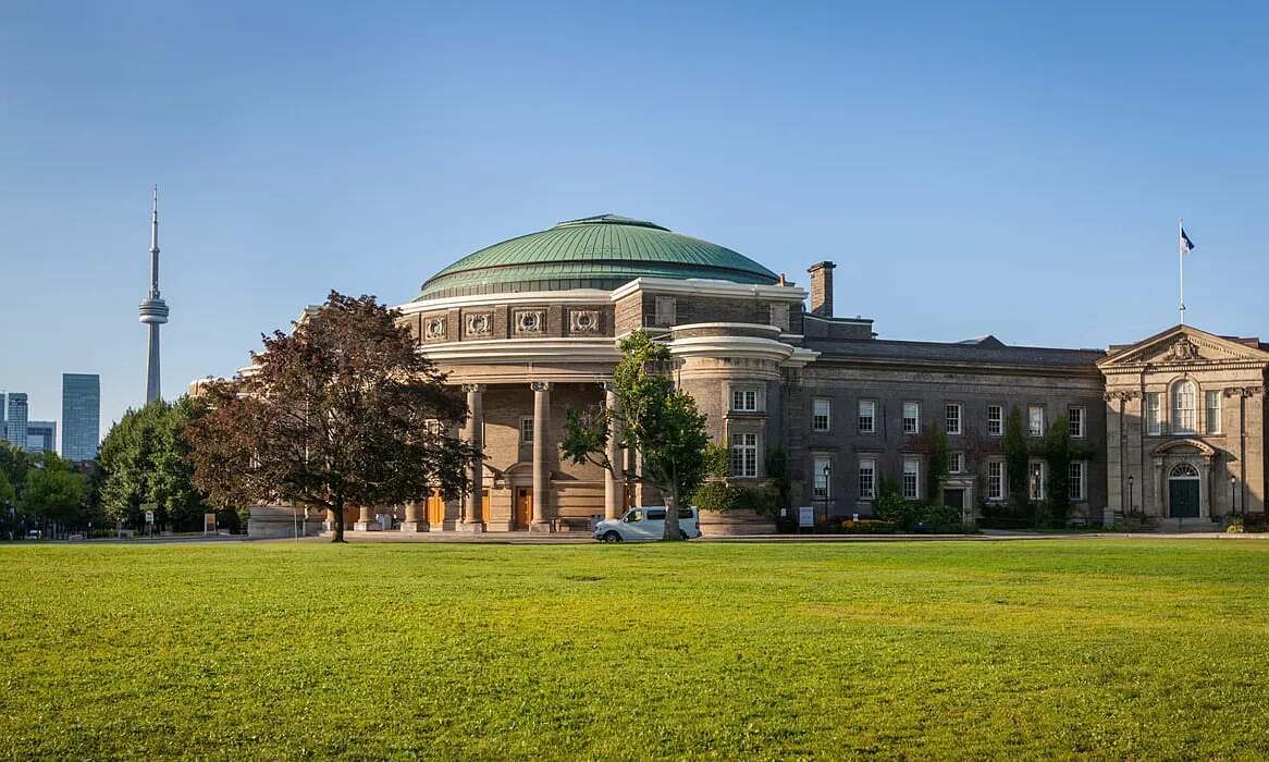 Nhiều giáo sư Harvard, MIT 'dứt áo' sang Canada