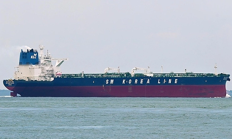 Hai siêu tàu chở dầu bị tấn công ở eo biển Hormuz